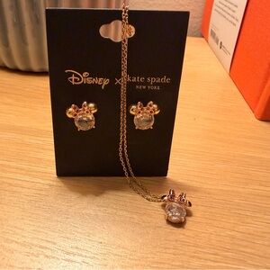Disney X Kate Spade New York
Minnie Studs and pendant set